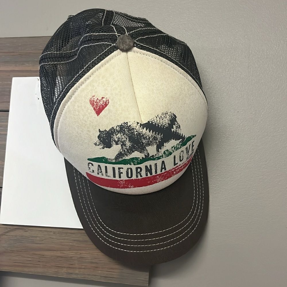 Billabong California Love Adjustable Trucker Hat Nature Bear Outdoor Unisex
